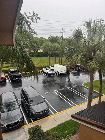 $3,250 | 9055 Wiles Road, Unit 307, Coral Springs, FL 33067