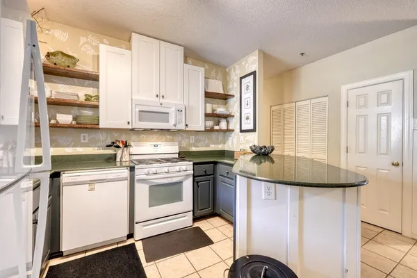 $299,900 | 92 Glen Eagle Court, Clayton, GA 30525