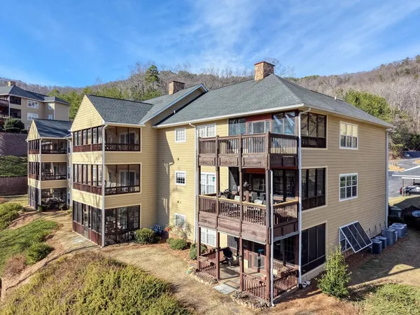 $299,900 | 92 Glen Eagle Court, Clayton, GA 30525