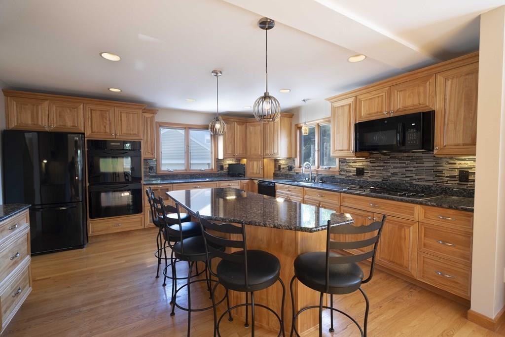 51 Oak Street Winchester, MA 01890 - Photo 3 of 22