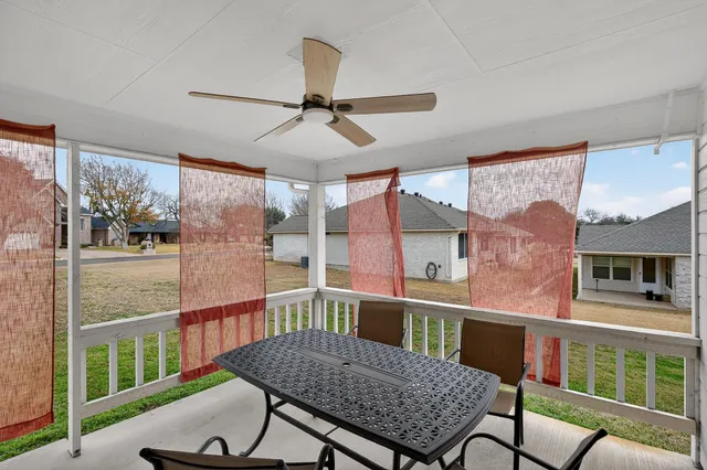 $549,900 | 253 Brae Burn Circle, Meadowlakes, TX 78654