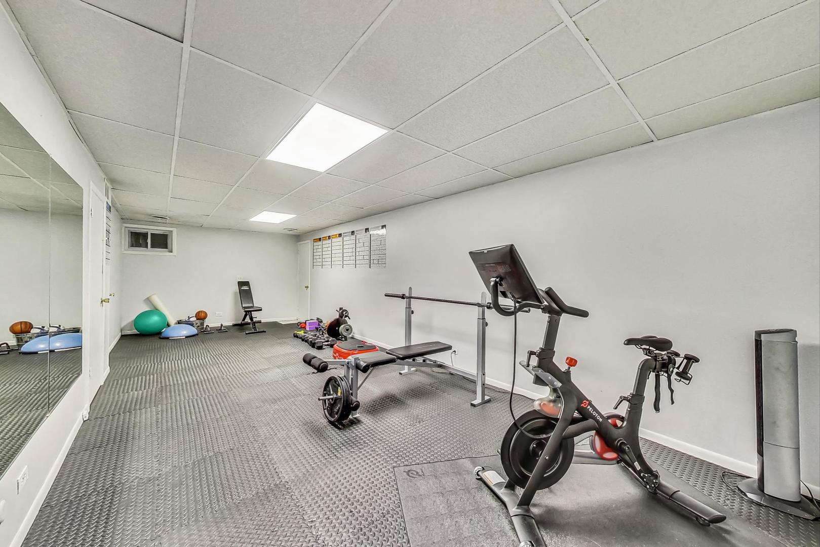 1 Knoll Ridge Road Rolling Meadows, IL 60008 - Photo 44 of 58 a view of a room with gym equipment