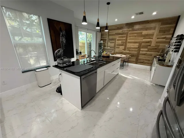 $3,300 | 6923 Julia Gardens Drive, Unit 6923, Coconut Creek, FL 33073