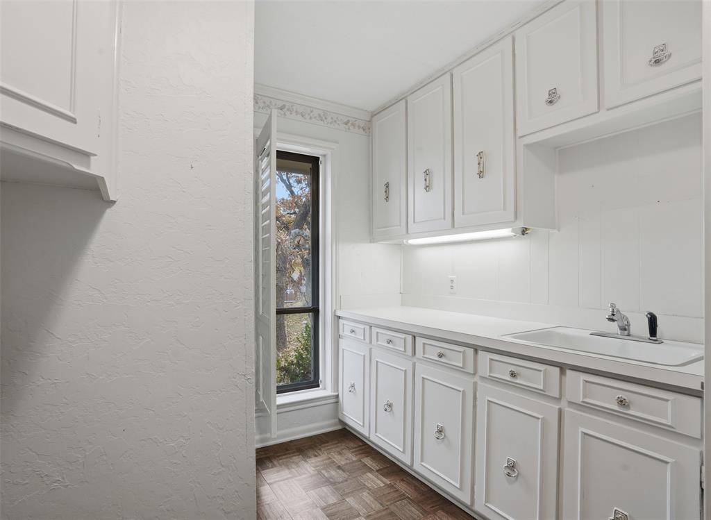 1004 Crowley Road Arlington, TX 76012 - Photo 20 of 38