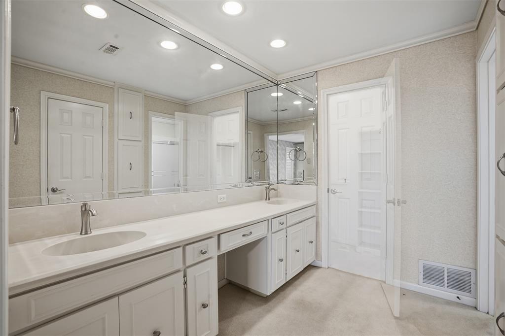 1004 Crowley Road Arlington, TX 76012 - Photo 23 of 38