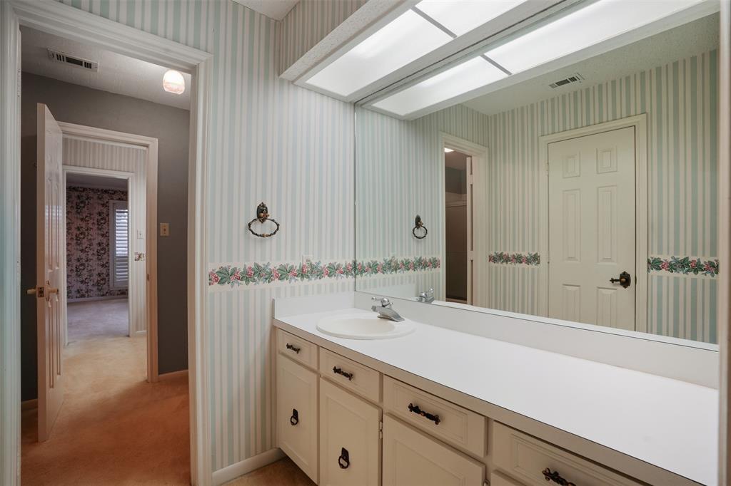 1004 Crowley Road Arlington, TX 76012 - Photo 27 of 38