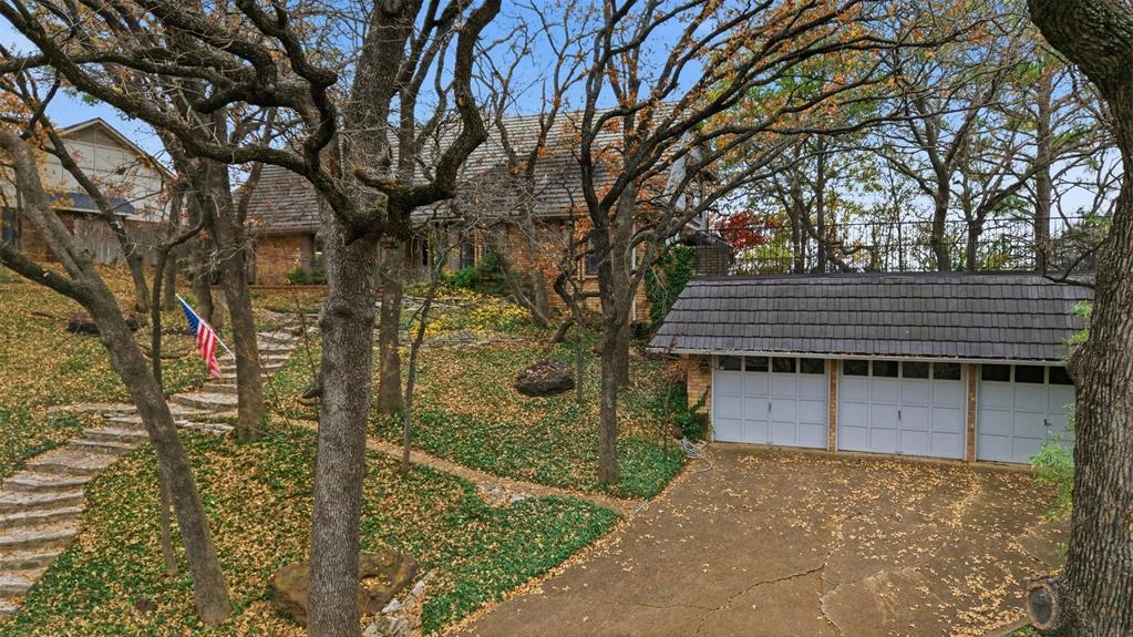 1004 Crowley Road Arlington, TX 76012 - Photo 3 of 38