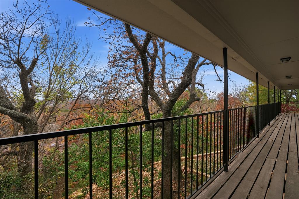 1004 Crowley Road Arlington, TX 76012 - Photo 32 of 38