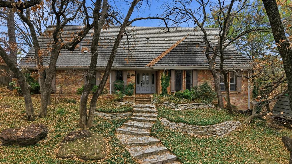 1004 Crowley Road Arlington, TX 76012 - Photo 4 of 38