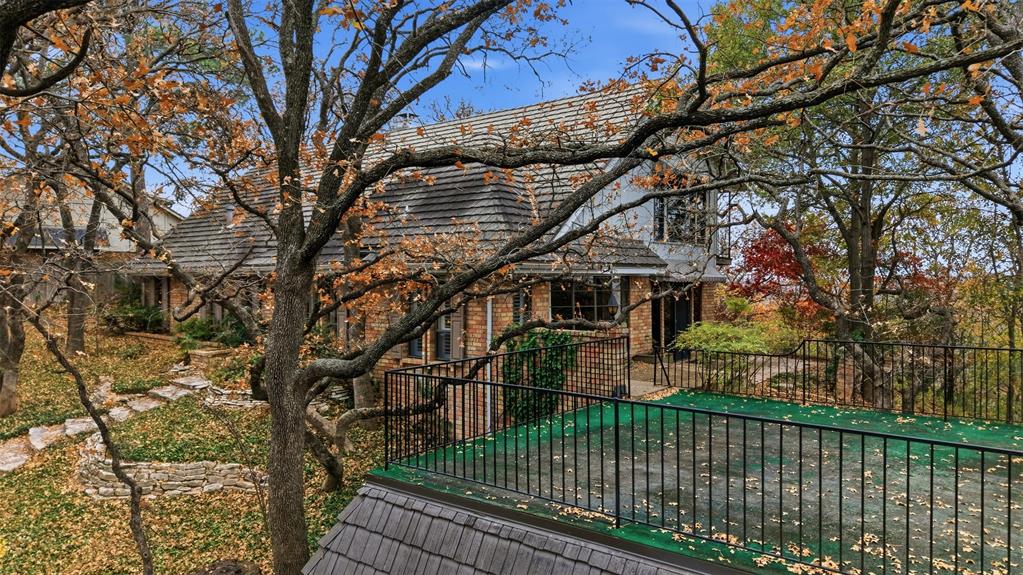 1004 Crowley Road Arlington, TX 76012 - Photo 5 of 38