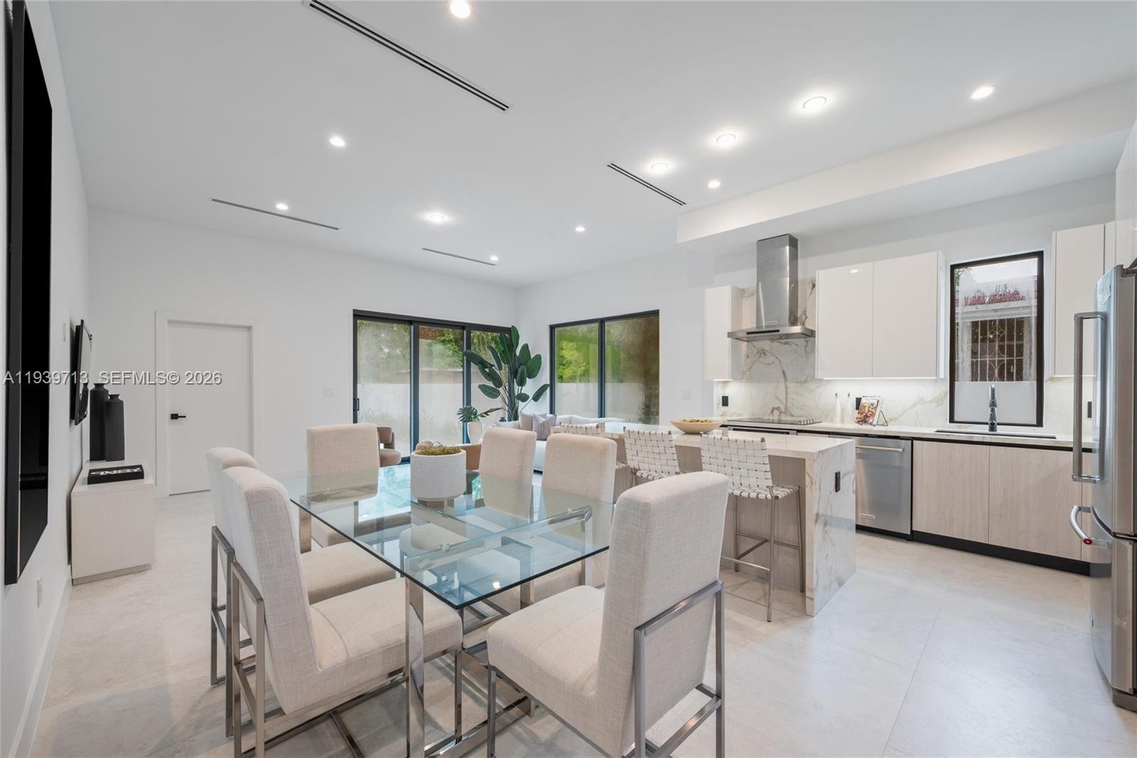 2939 Southwest 21st Street Miami, FL 33145 - Photo 10 of 23