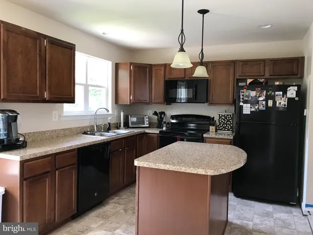 $2,400 | 2340 Silver Fox Way, Locust Grove, VA 22508