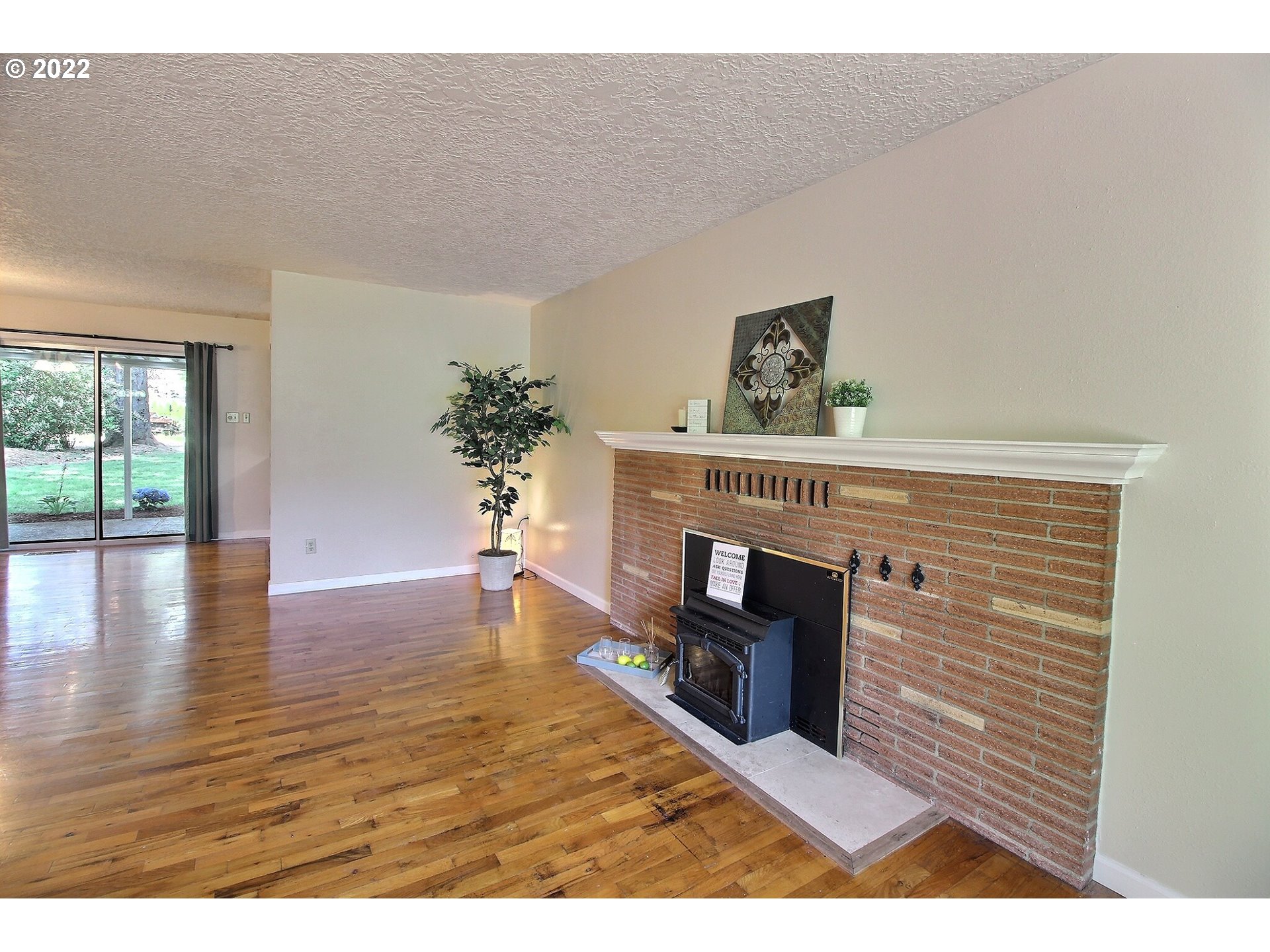 27408 Northeast 9th Street Camas, WA 98607 - Photo 6 of 26 Fireplace Pellet Stove