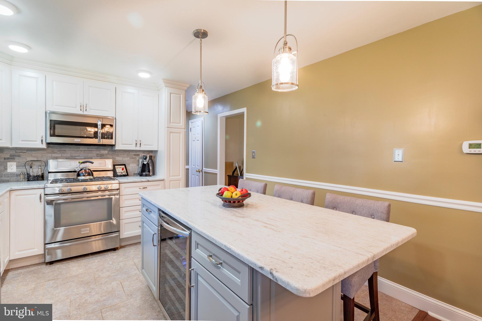 261 Winding Way Road Stratford, NJ 08084 - Photo 2 of 60