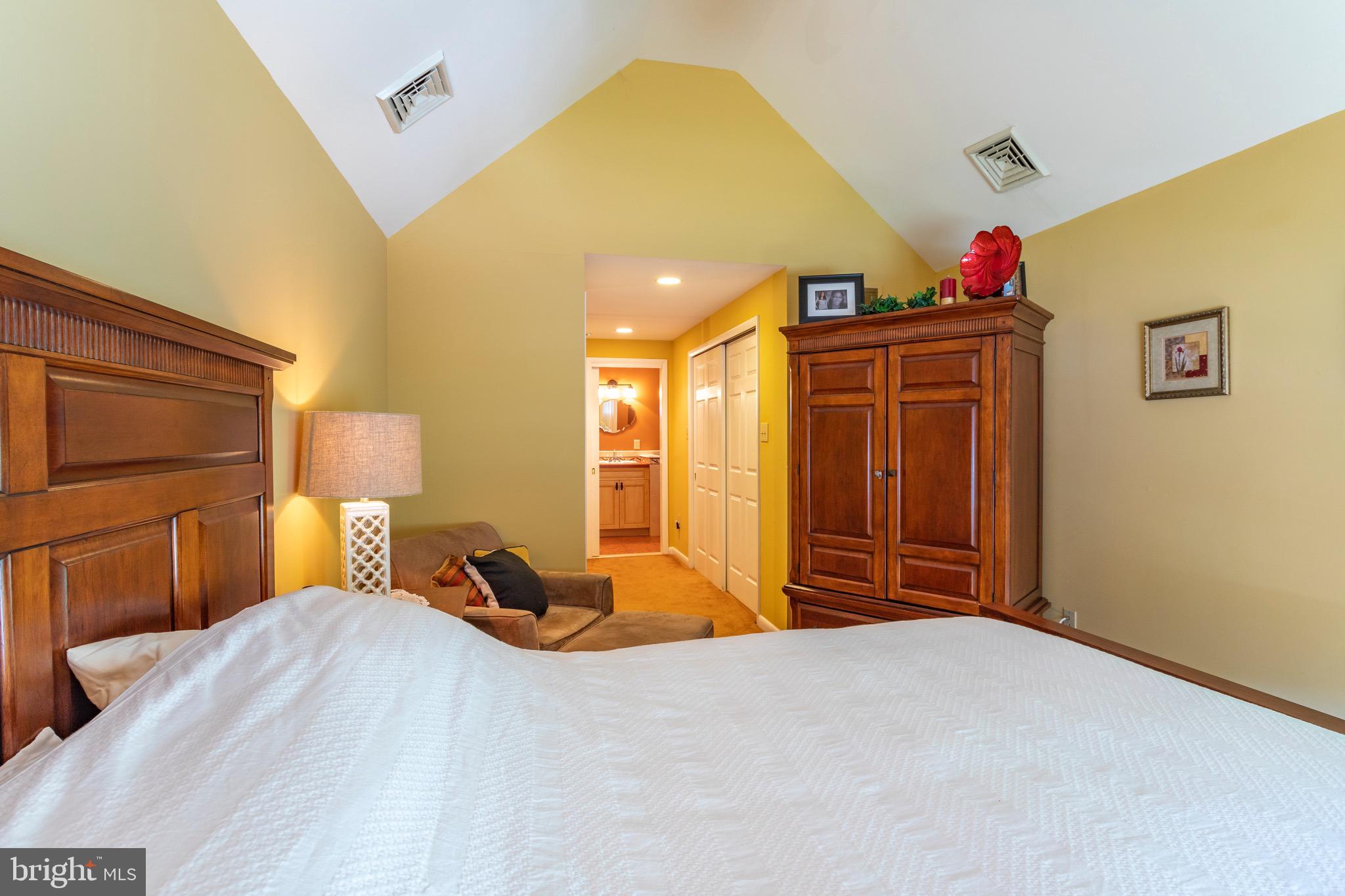 261 Winding Way Road Stratford, NJ 08084 - Photo 31 of 60 Owners suite with vaulted ceilings
