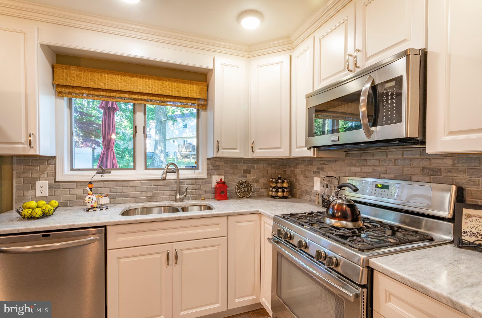 261 Winding Way Road Stratford, NJ 08084 - Photo 8 of 60