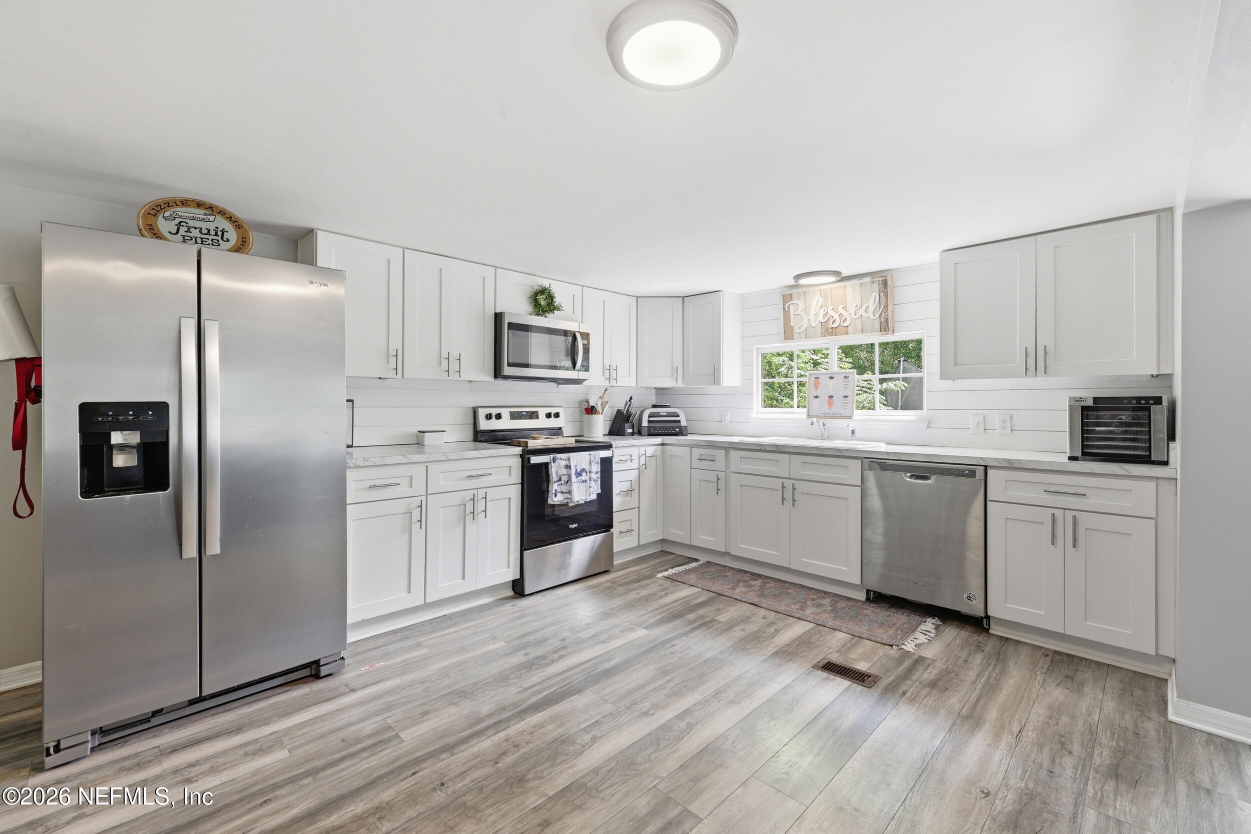 754 McCargo Street South Jacksonville, FL 32221 - Photo 3 of 44 beautiful kitchen