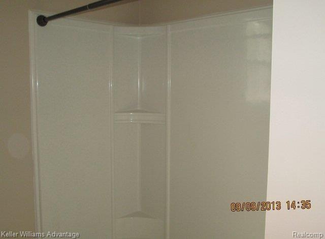 5500 Denton Road Canton, MI 48188 - Photo 7 of 27 New Tub Surround