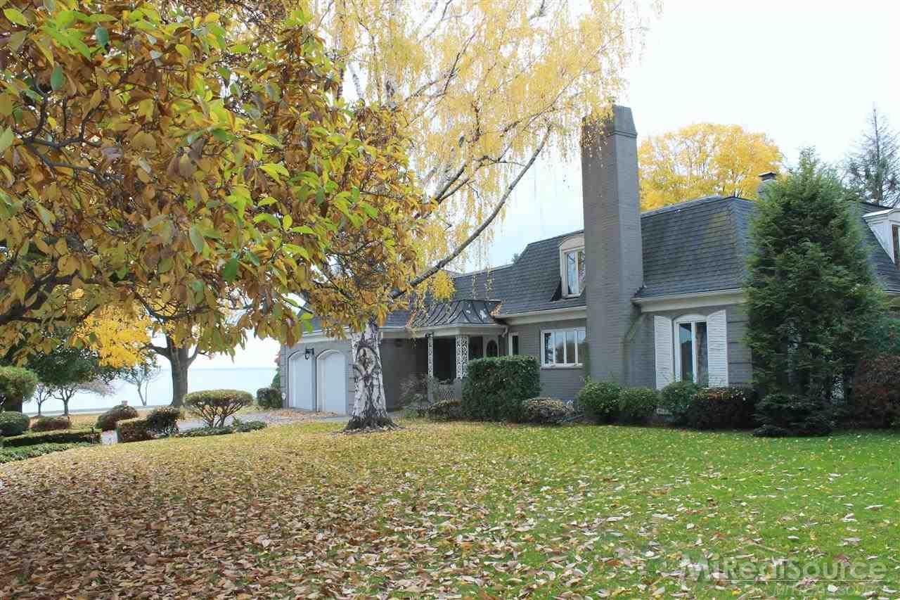 261 Lake Shore Road Grosse Pointe Farms, MI 48236 - Photo 3 of 26
