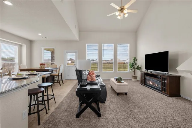 $2,900 | 23109 Zinfandel Drive, Alvin, TX 77511