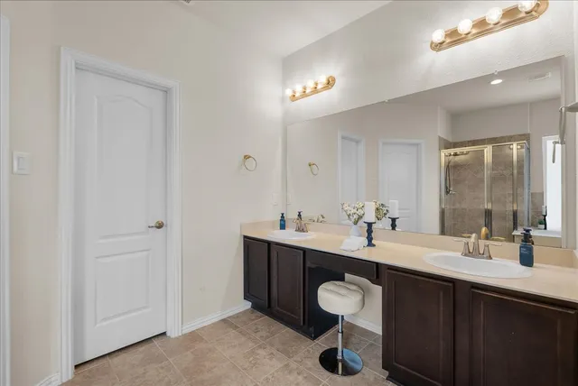 $2,900 | 23109 Zinfandel Drive, Alvin, TX 77511