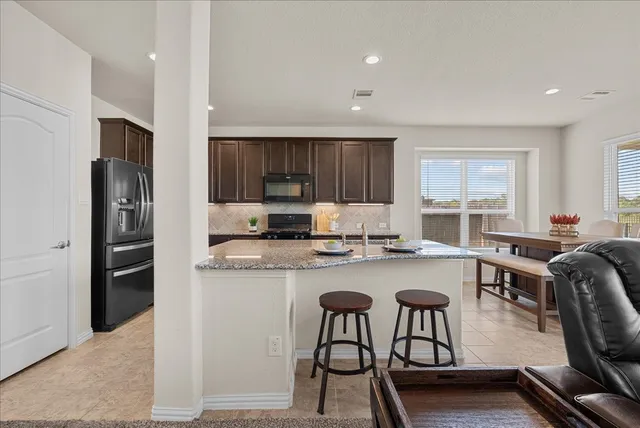 $2,900 | 23109 Zinfandel Drive, Alvin, TX 77511