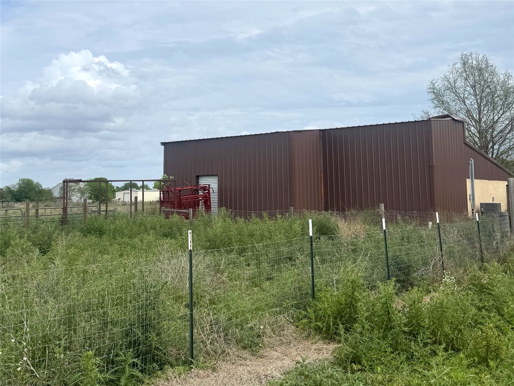 4501 Baker Road Needville, TX 77461 - Photo 5 of 8 a backyard of a house