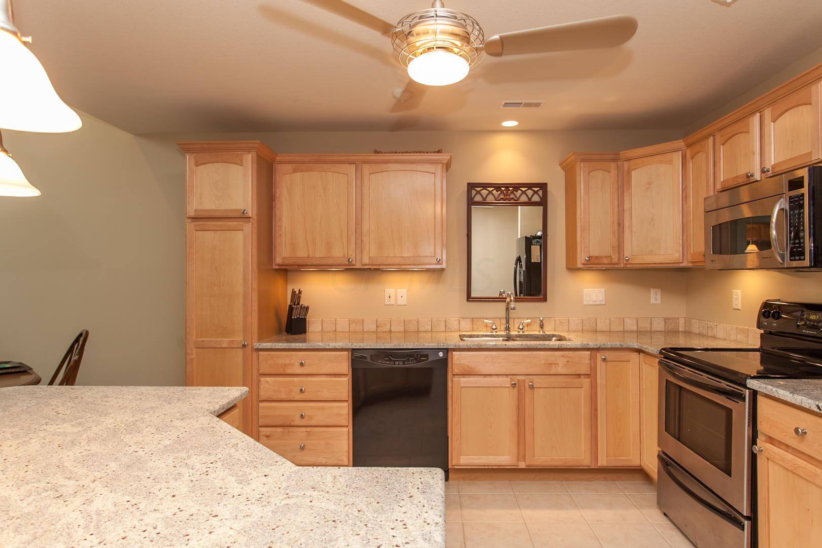 10654 East Bayshore Road, Unit 8 Marblehead, OH 43440 - Photo 4 of 36