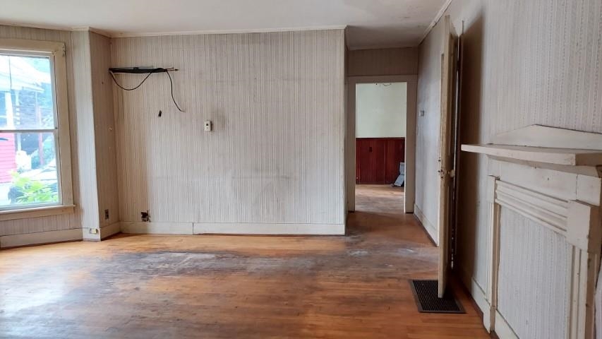 22 School Street Rockingham, VT 05101 - Photo 5 of 25