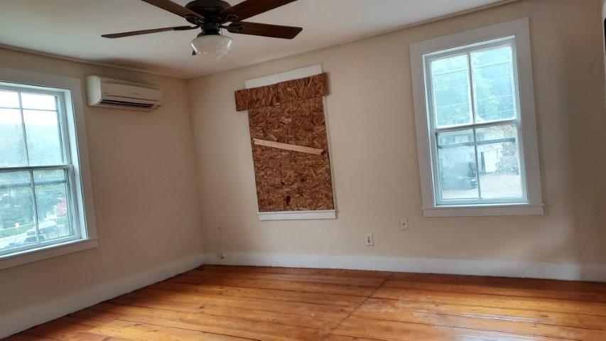 22 School Street Rockingham, VT 05101 - Photo 8 of 25