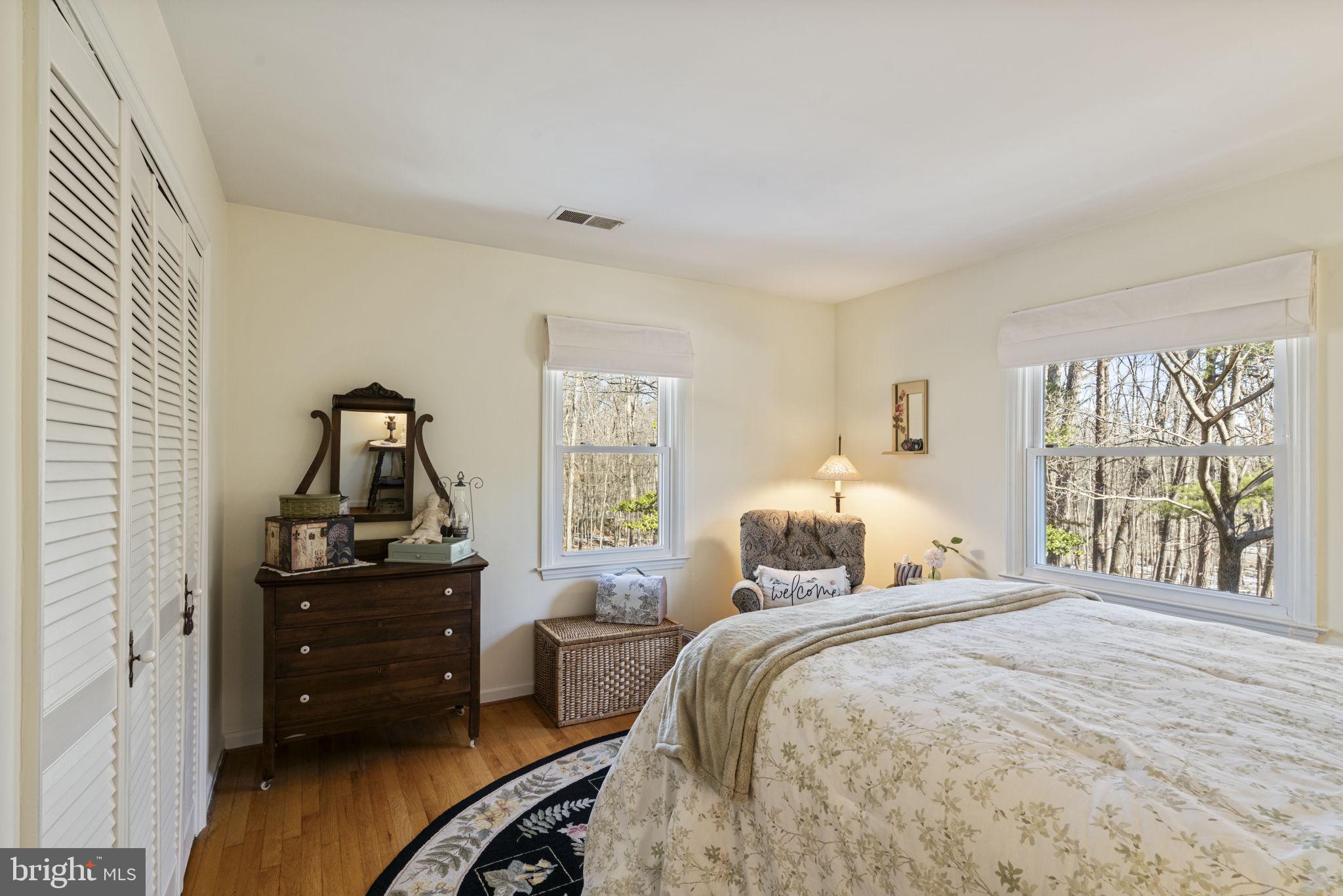 1400 Mountain Road Haymarket, VA 20169 - Photo 34 of 59 BR 2 Let the sunshine in w front and side windows