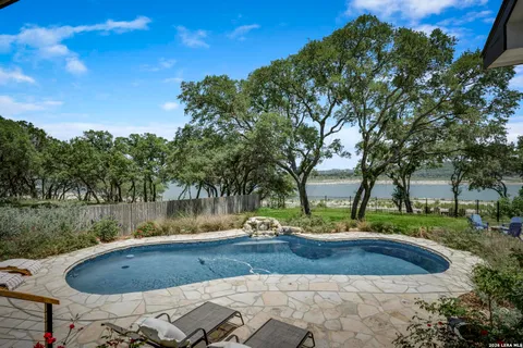 $1,350,000 | 772 Lakebreeze Drive, Canyon Lake, TX 78133