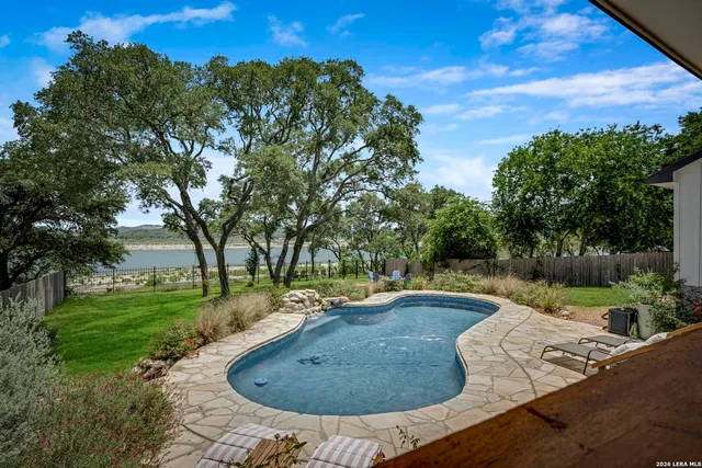 $1,350,000 | 772 Lakebreeze Drive, Canyon Lake, TX 78133