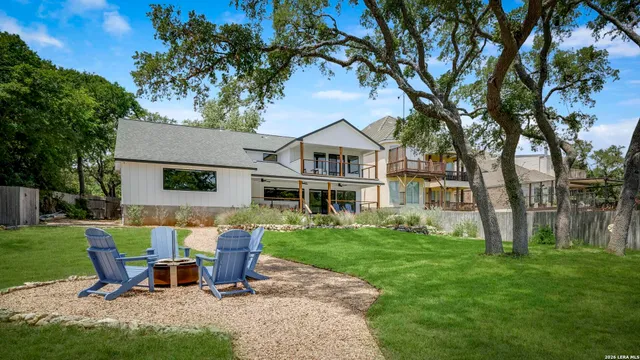 $1,350,000 | 772 Lakebreeze Drive, Canyon Lake, TX 78133