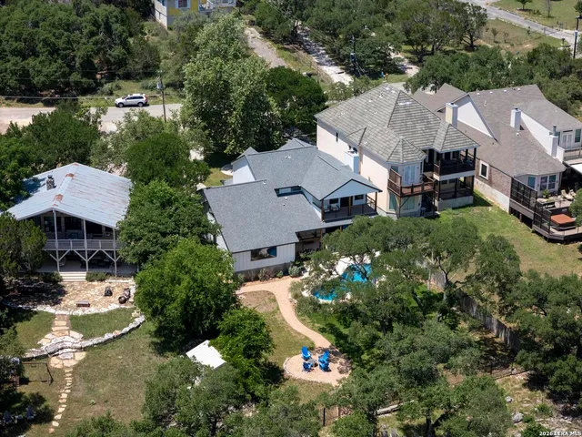 $1,350,000 | 772 Lakebreeze Drive, Canyon Lake, TX 78133