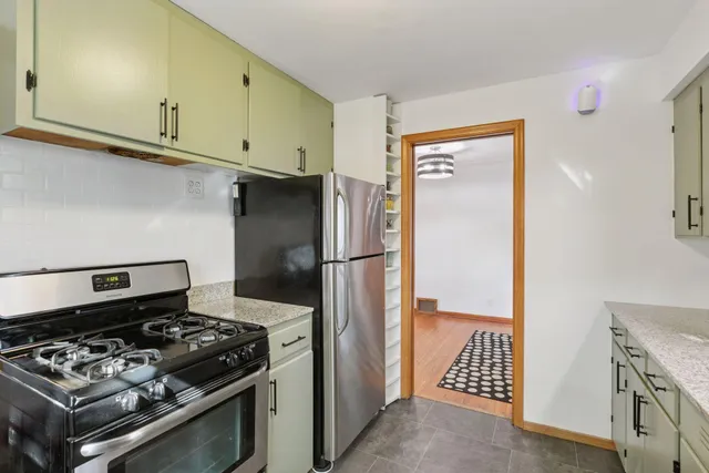 $2,695 | 4215 16th Avenue South, Minneapolis, MN 55407