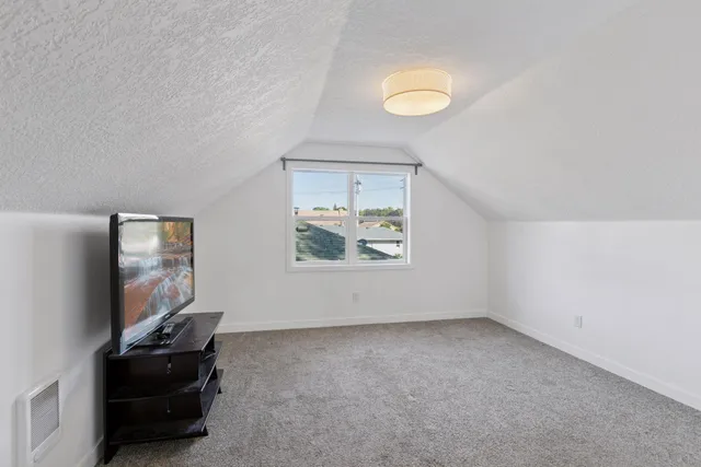 $2,695 | 4215 16th Avenue South, Minneapolis, MN 55407