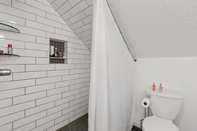 $2,695 | 4215 16th Avenue South, Minneapolis, MN 55407