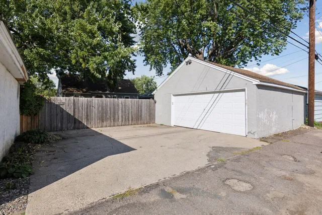 $2,695 | 4215 16th Avenue South, Minneapolis, MN 55407