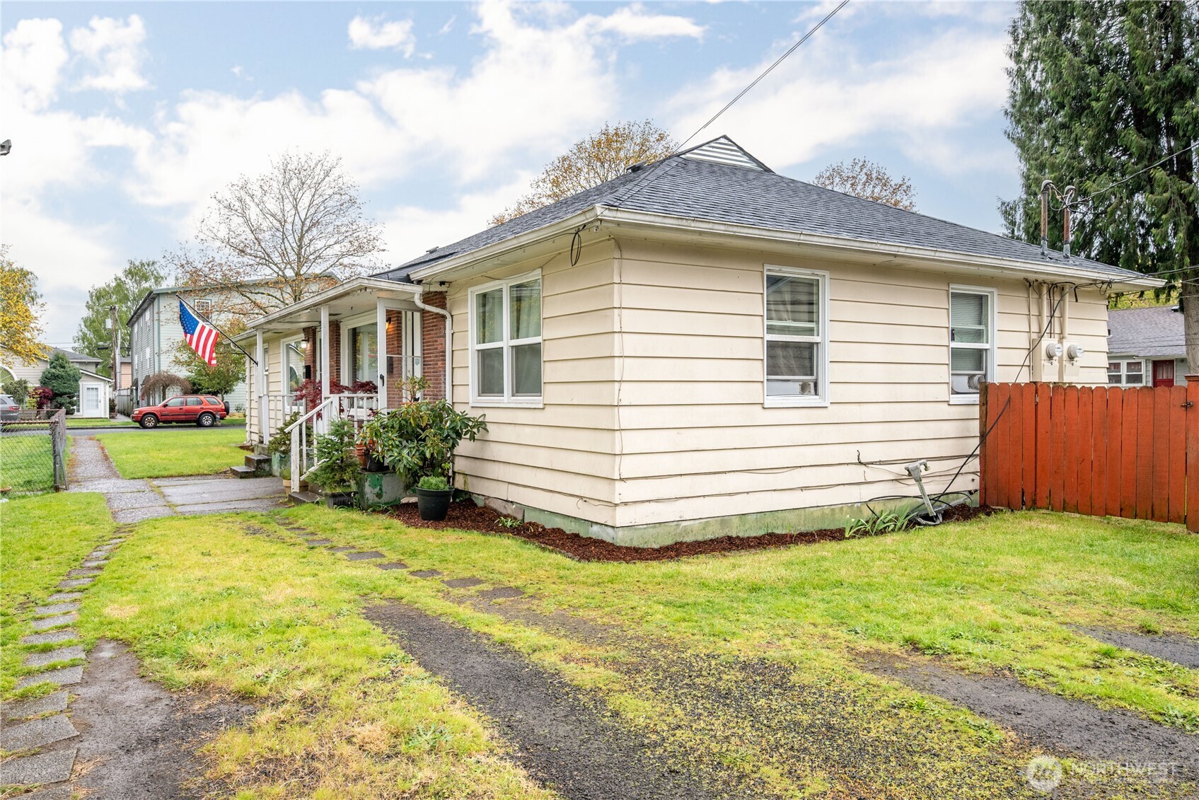 1015 17th Avenue Longview, WA 98632 - Photo 3 of 5