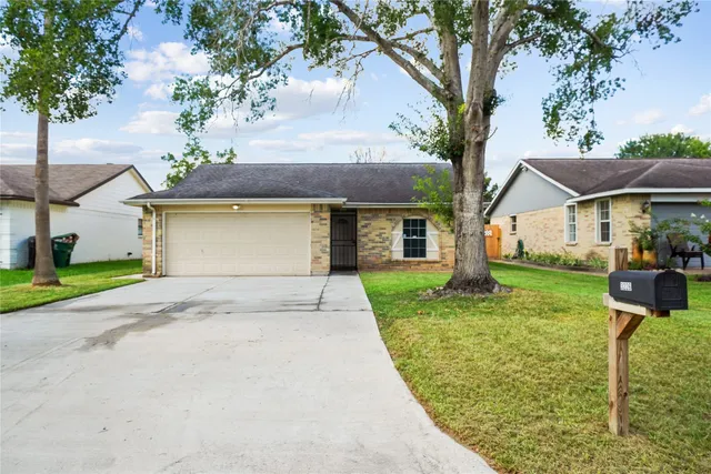 $235,000 | 3226 Dragonwick Drive, Houston, TX 77045