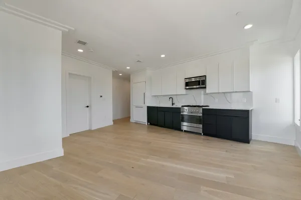$3,000 | 50 Leo M Birmingham Parkway, Unit 401, Boston, MA 02135