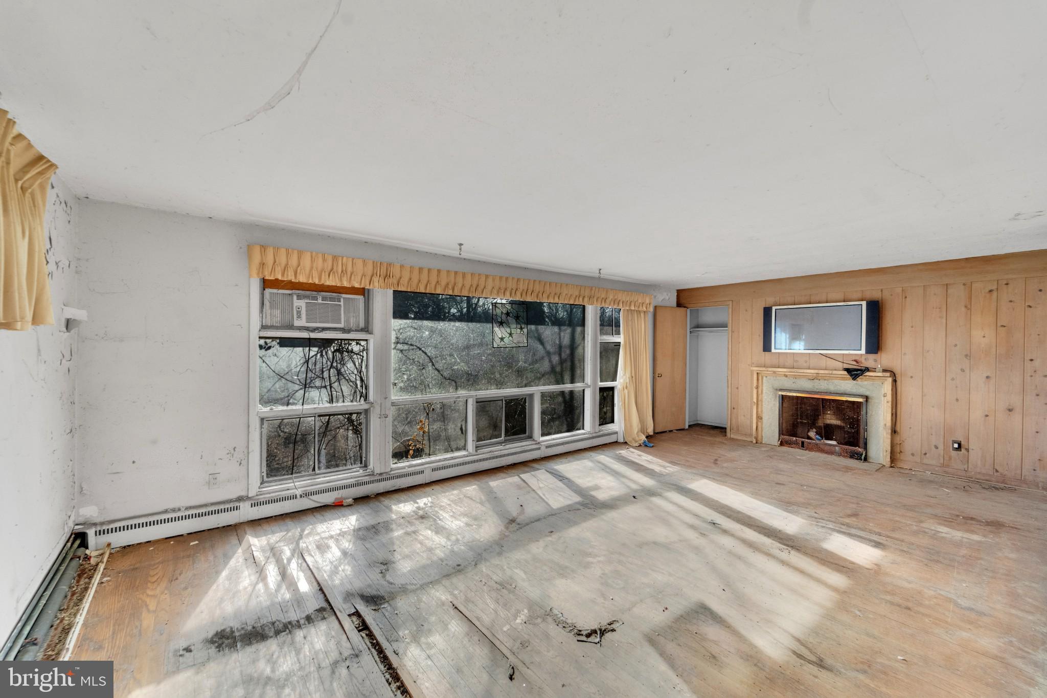 4 Irving Road Wallingford, PA 19086 - Photo 2 of 28