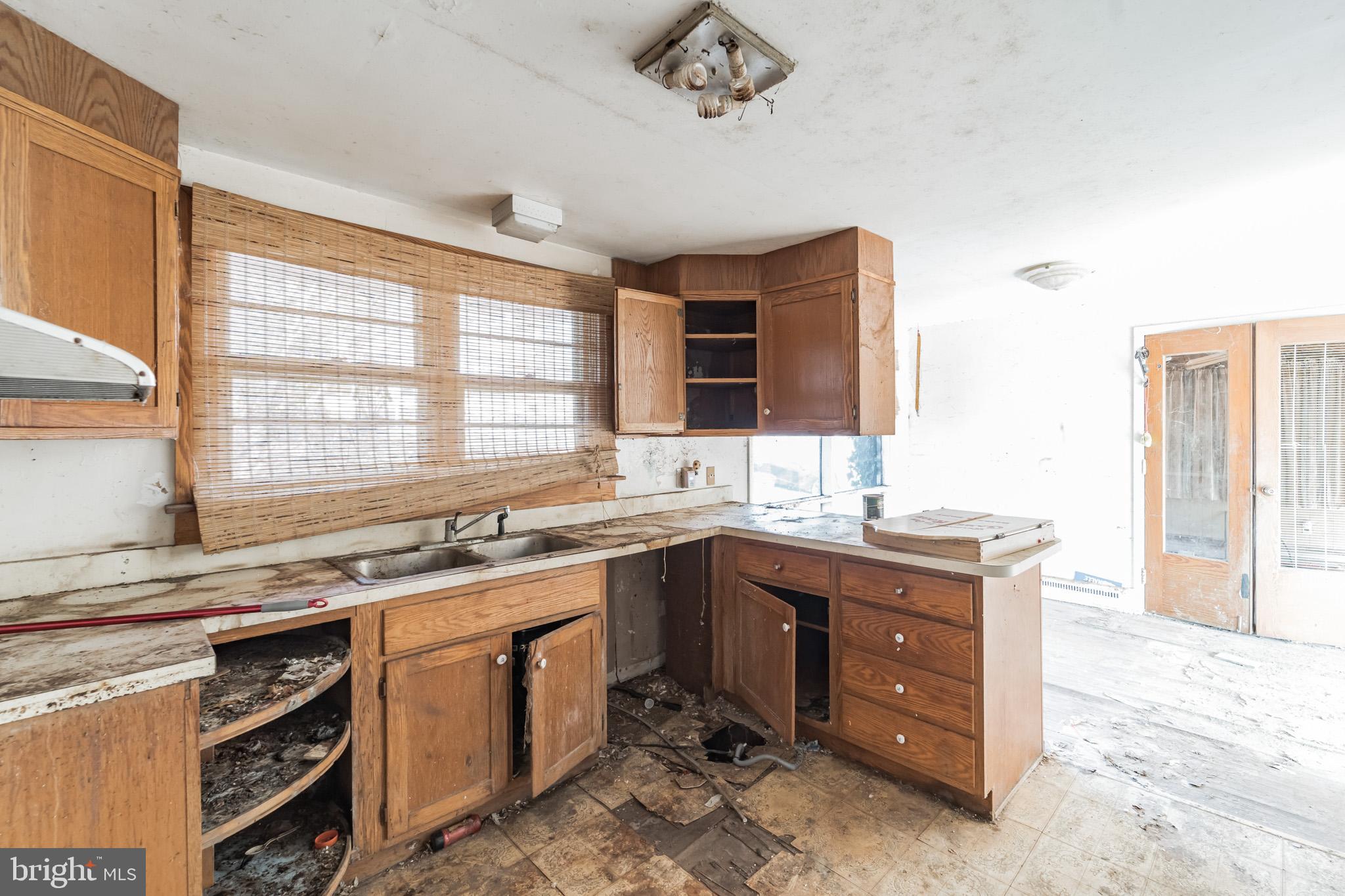 4 Irving Road Wallingford, PA 19086 - Photo 8 of 28