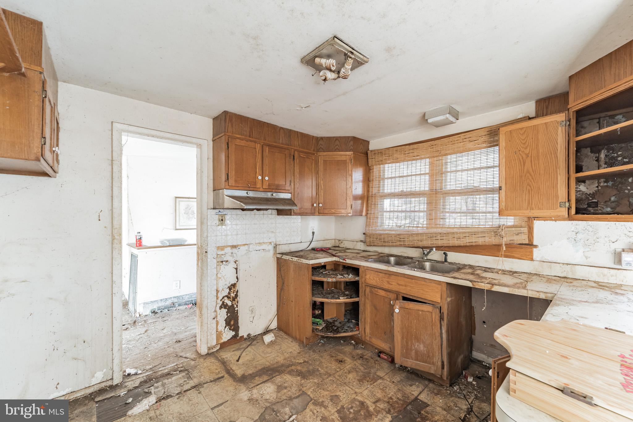 4 Irving Road Wallingford, PA 19086 - Photo 9 of 28