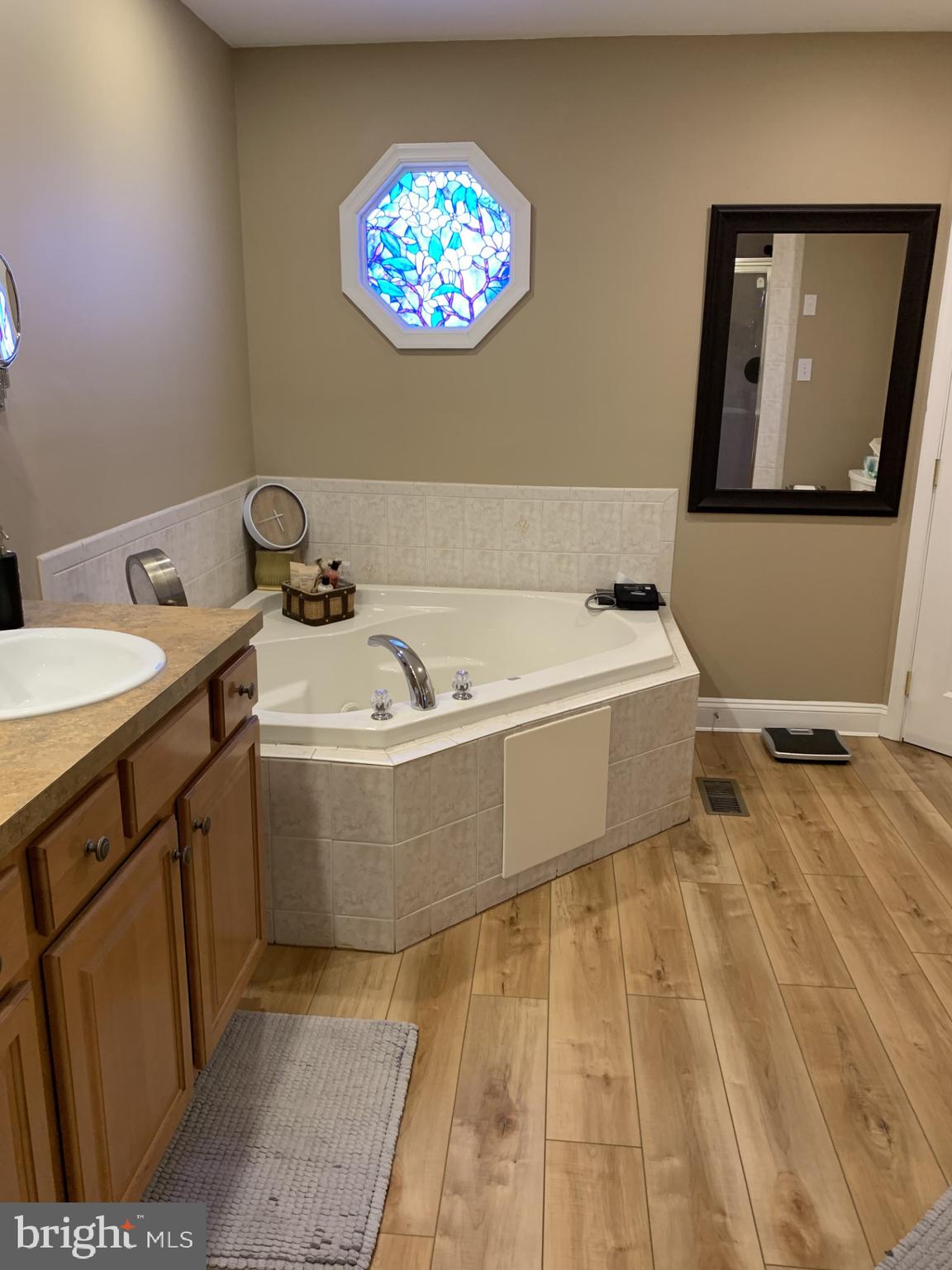 1842 Downs Avenue Clementon, NJ 08021 - Photo 20 of 36 Primary Bath