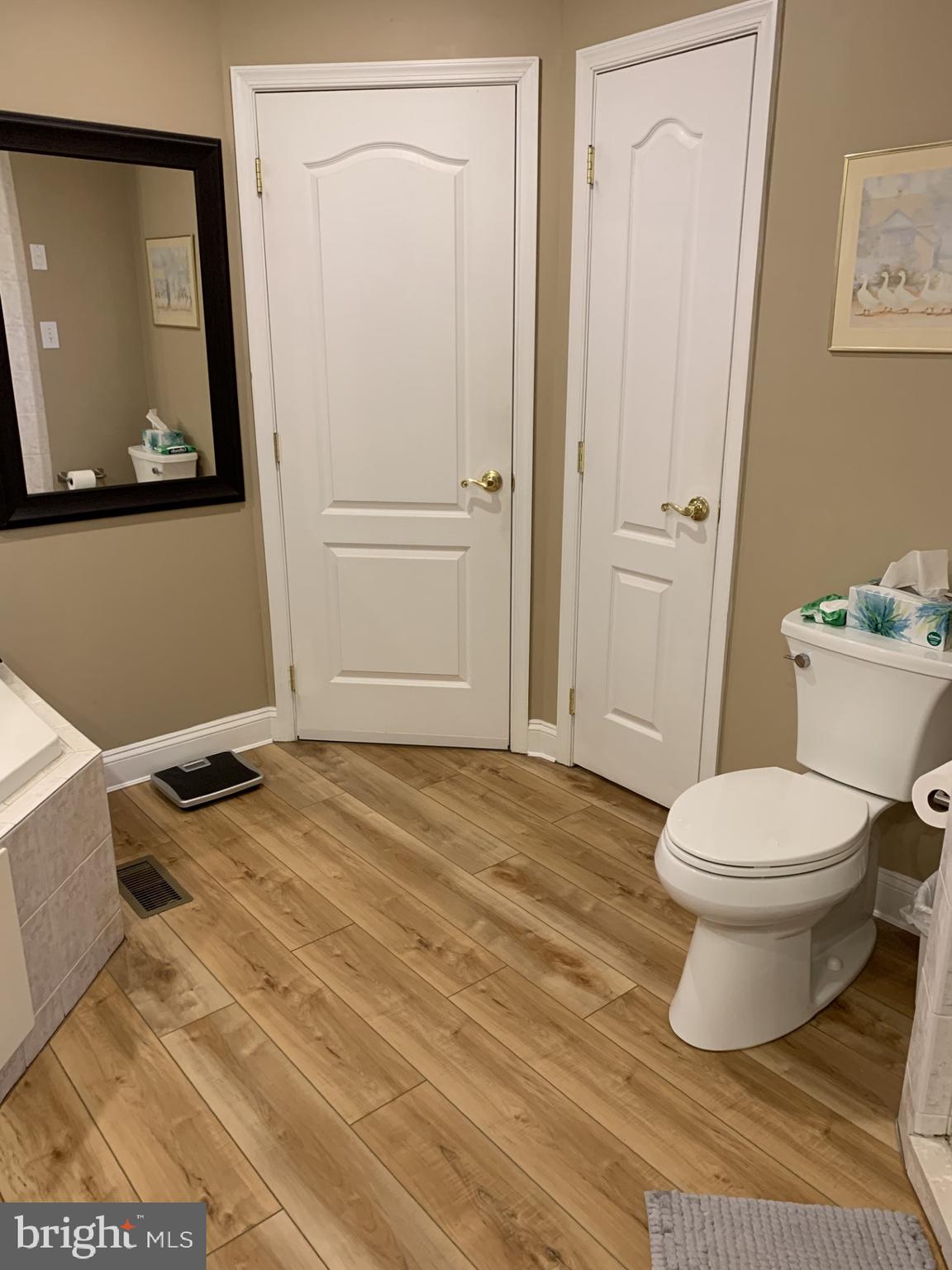 1842 Downs Avenue Clementon, NJ 08021 - Photo 21 of 36 Primary Bath