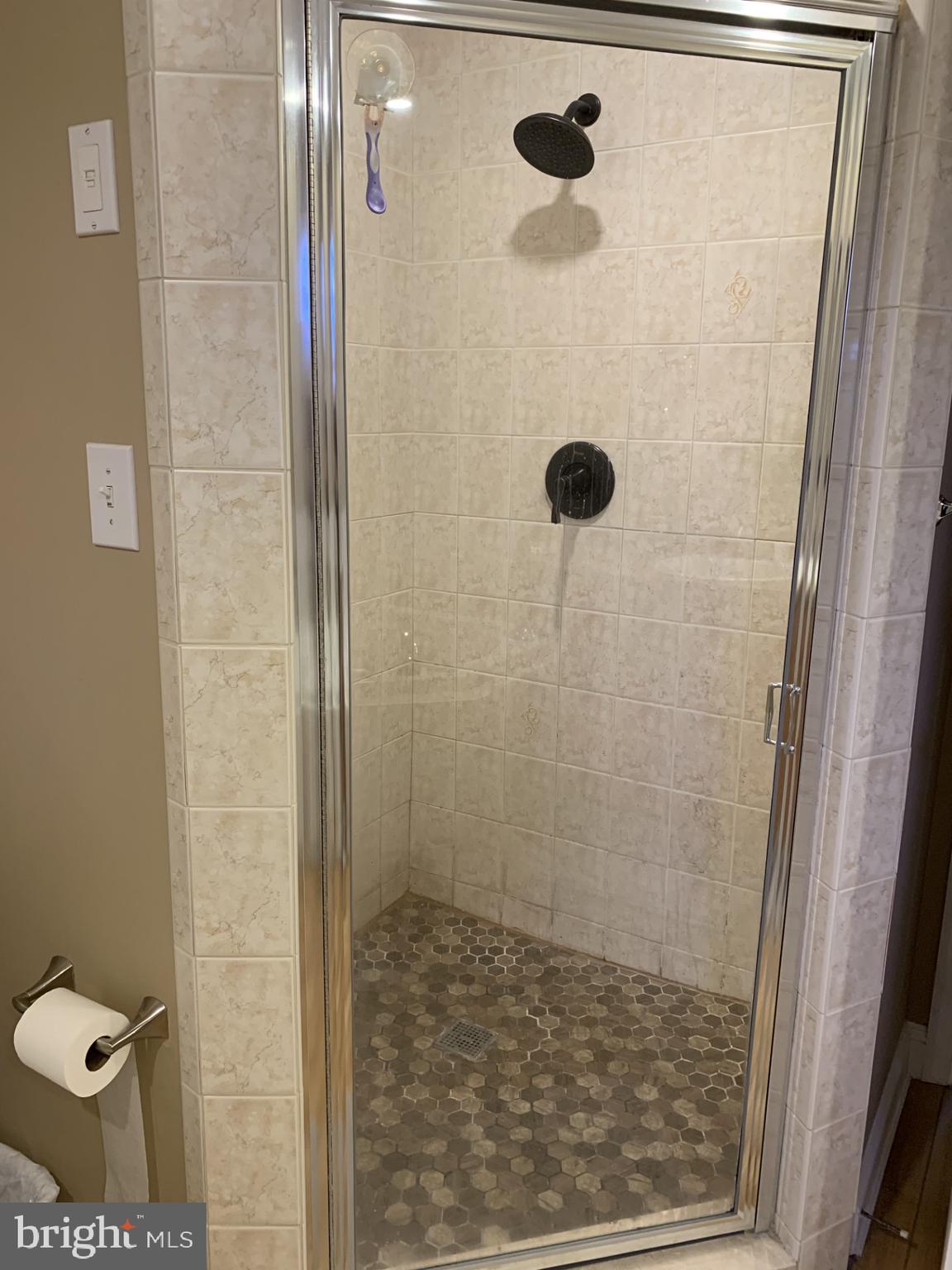 1842 Downs Avenue Clementon, NJ 08021 - Photo 22 of 36 Primary Bath