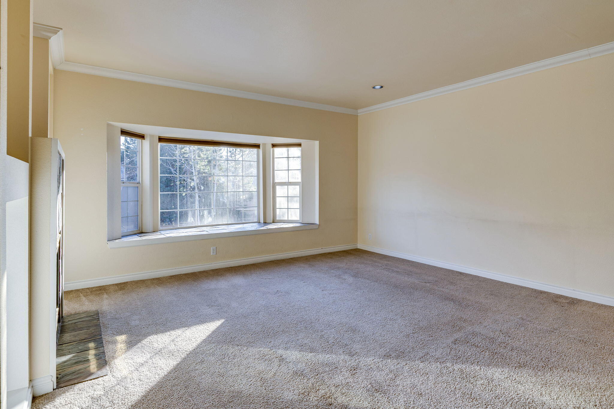 141 Southwest 17th Street, Unit 3 Bend, OR 97702 - Photo 8 of 37 4-web-or-mls-141 SW 17th St, Bend-4