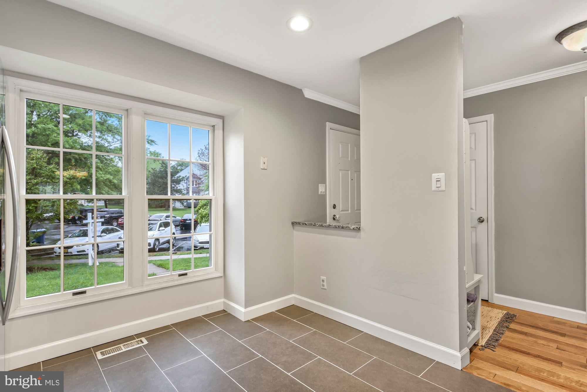 20121 Crew Square Ashburn, VA 20147 - Photo 10 of 36 a view of an empty room with a window